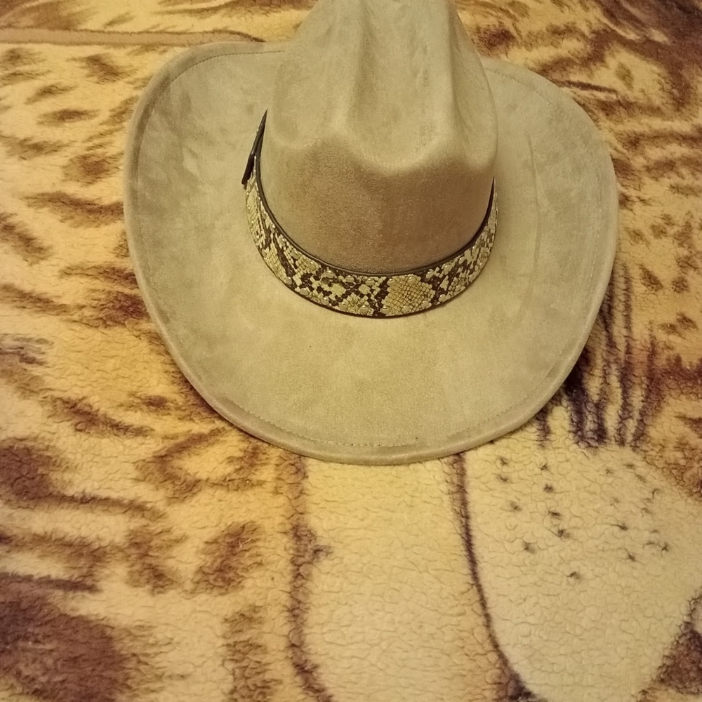 Stylish Tan Cowgirl Hat with Snake Print Band